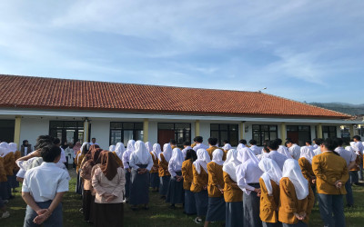 SISWA SMKN 1 RANCABALI MENGIKUTI APEL PAGI PASCA LIBUR IDUL FITRI